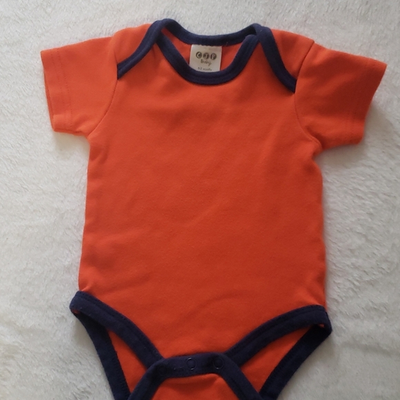 Camo & orange onesie set 🧡 - Picture 4 of 4